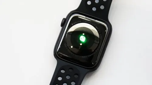 Почему Xiaomi Mi Band никогда не сравнится с Apple Watch. Часы стали гораздо практичнее