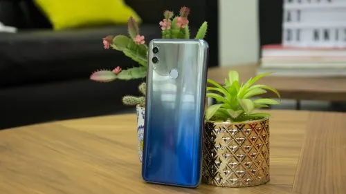 Honor 10 Lite скоро приедет в Россию. Будут подарки, но не ведитесь
