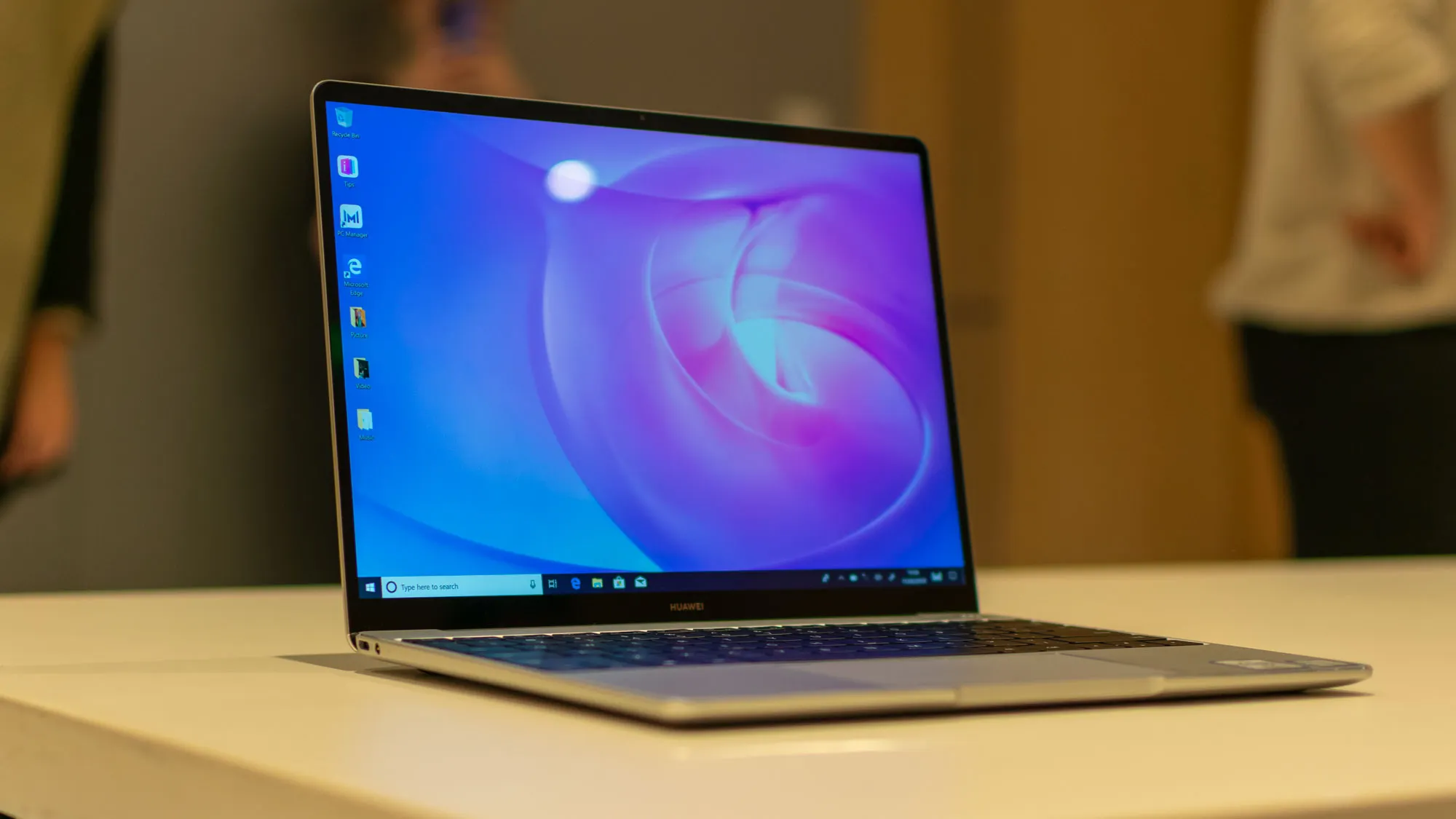 Бюджетный клон MacBook Air от Huawei добрался до России. На старте дают сочные подарки