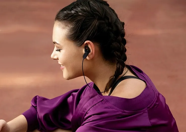 Xiaomi представила дешевые беспроводные наушники в стиле BeatsX. Неплохо для фитнеса