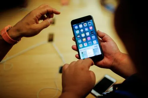 Приложения тайно записывают экраны iPhone. Эта проблема серьезнее, чем баг с FaceTime
