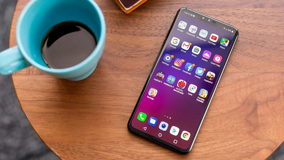 LG V40 настолько плох, что за его покупку доплачивают 140 долларов. Как так?