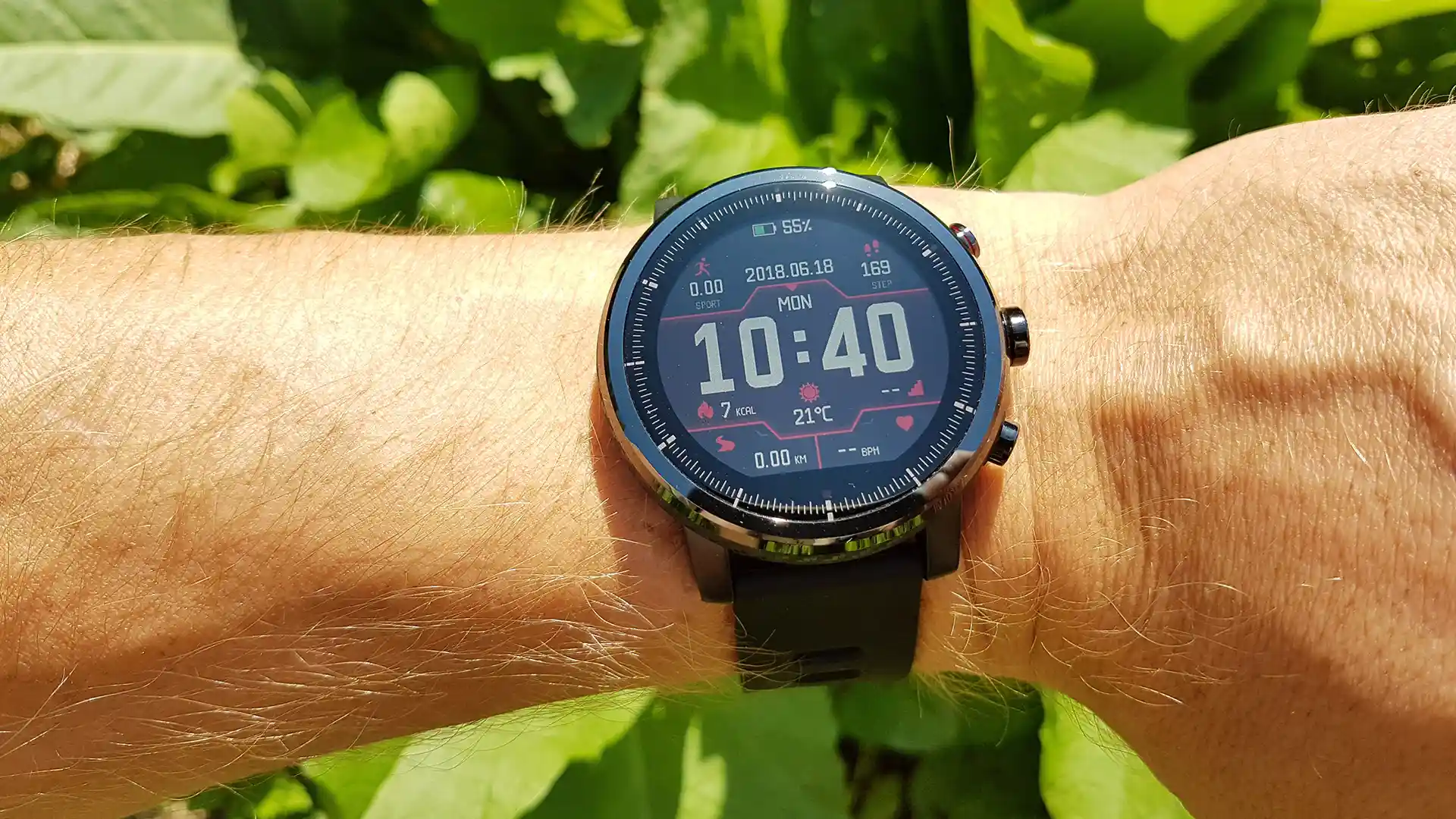 Хитовые смарт-часы Amazfit распродают по лучшей цене. Девайс доставят максимально быстро