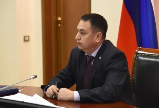 Депутат обвинил учителей и врачей в лени, а потом глупо отмазался. Какое же лицемерие
