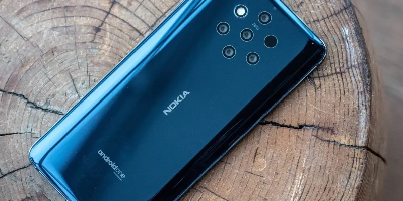 Nokia 9 уже можно заказать в России. Сколько стоит и что дают в подарок?