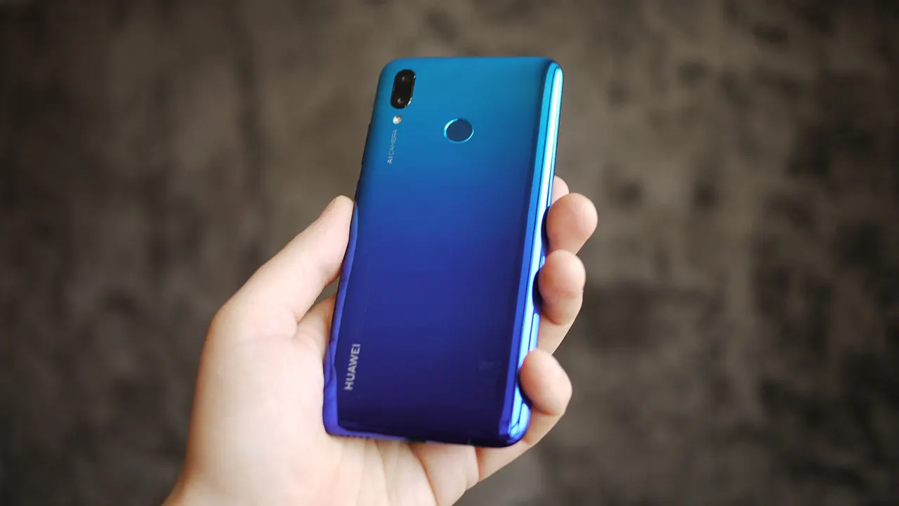 Что не так с Huawei P Smart 2019? И почему это самый хитрый гаджет на рынке?
