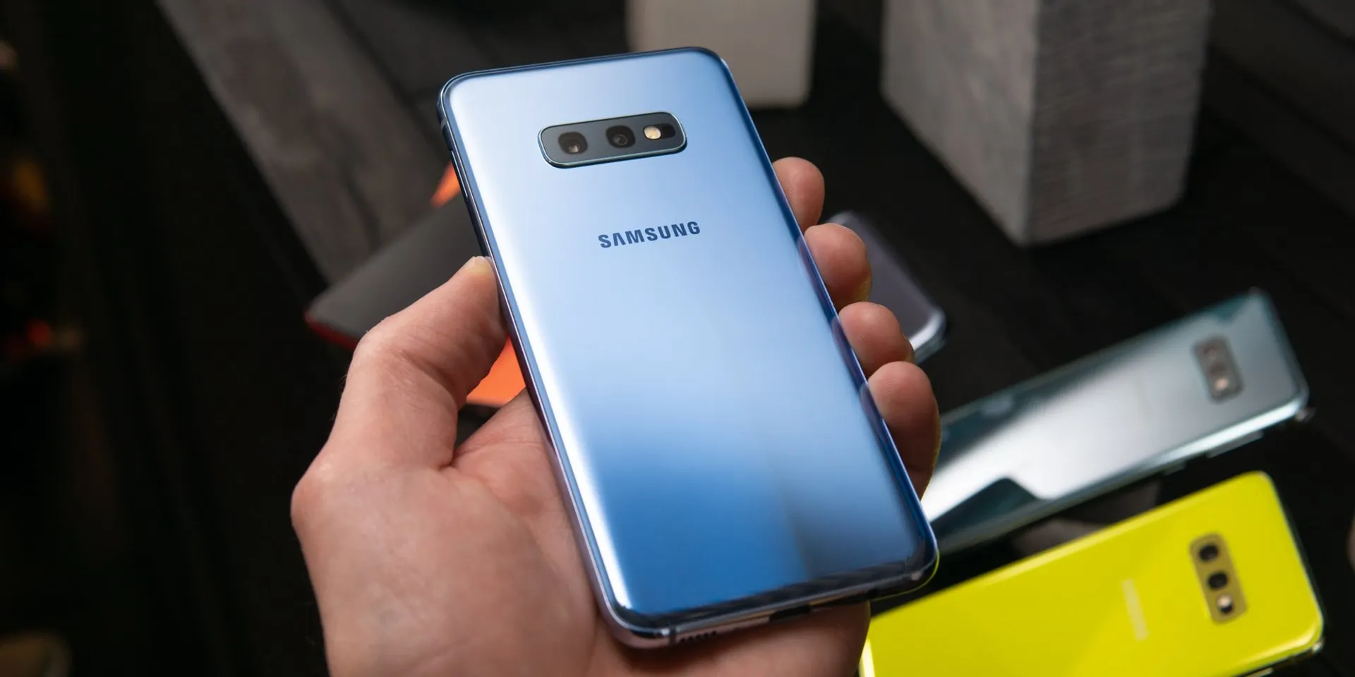 В МТС можно купить Galaxy S10 со скидкой. А еще там сразу дарят наушники Galaxy Buds
