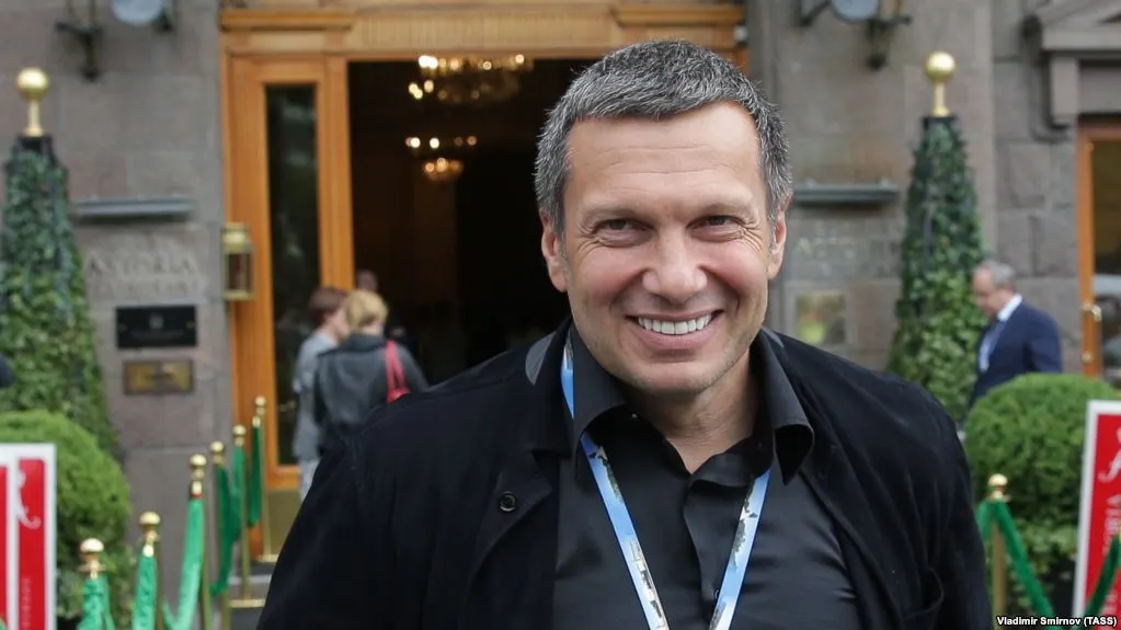 На программе Соловьева окончательно сошли с ума. Гость выдал цитату из советской комедии за факт