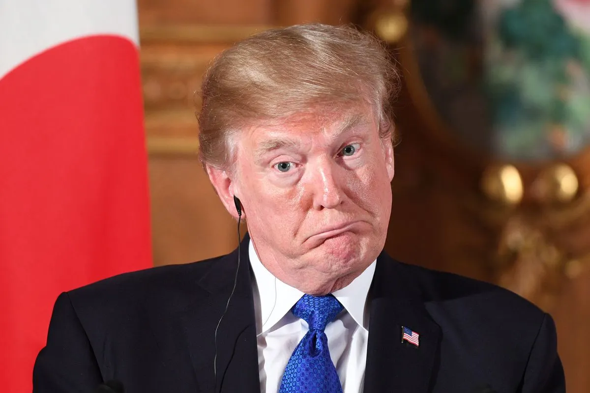 Трамп назвал Тима Кука «Тимом Эпплом». Тот тут же сменил фамилию в твиттере