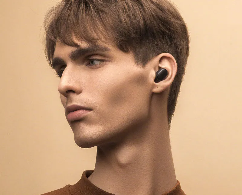 Xiaomi Redmi AirDots – самый дешевый клон AirPods. Наушники умеют делать фотографии