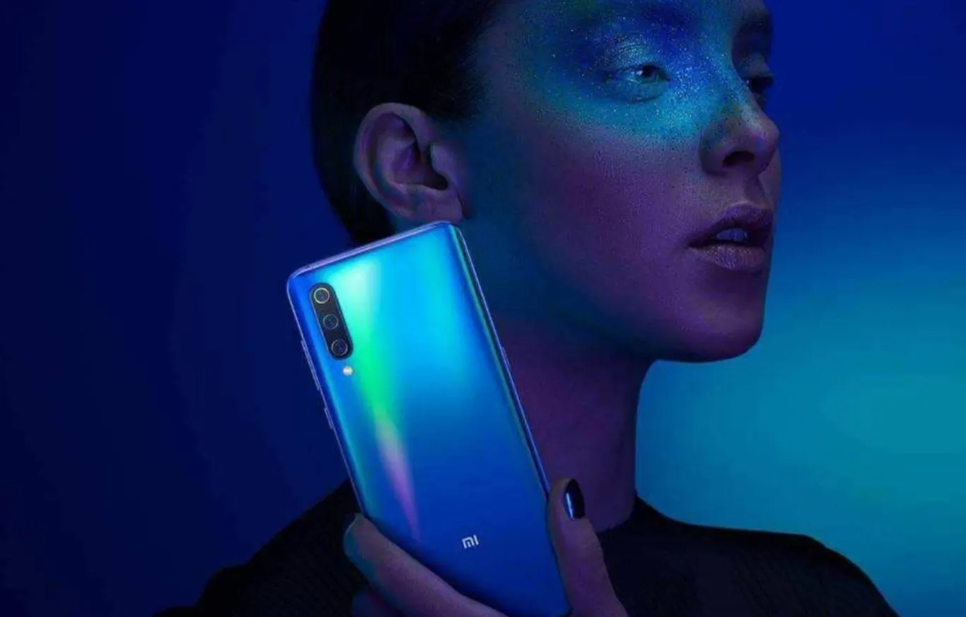 «Очень хорошая цена». Когда Xiaomi Mi 9 и Mi 9 SE выйдут в России