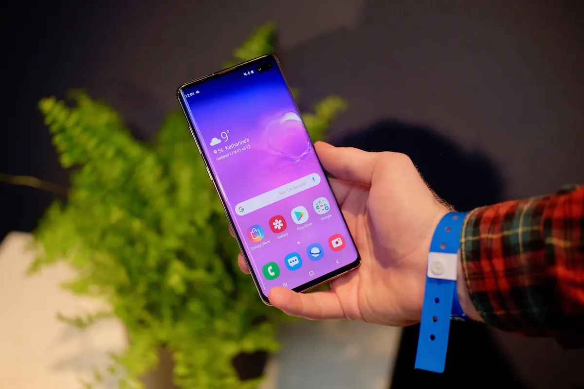 Нашли самый дешевый Samsung Galaxy S10+ в истории. МТС сливает флагман с шикарным экраном и крутыми камерами