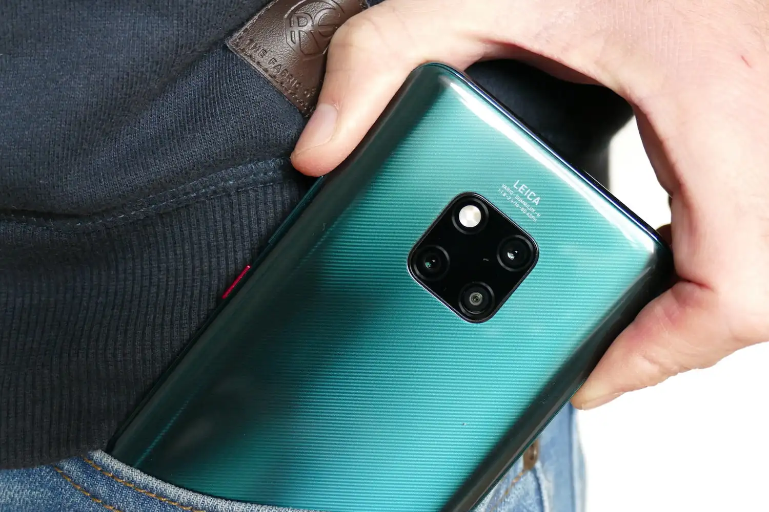 Huawei презентовала новые флагманы. Время искать Mate 20 Pro со скидкой?