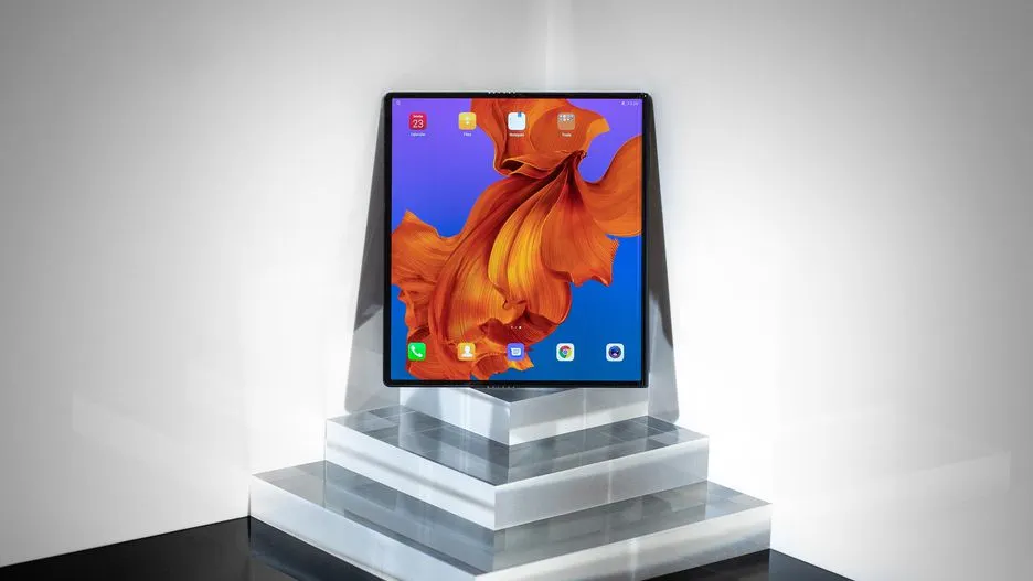 Складной Huawei Mate X уже можно купить. За срочность придется доплатить 100 тысяч