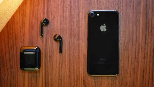 AirPods 2 могут выйти 29 марта. Через месяц Apple якобы похоронит первое поколение наушников