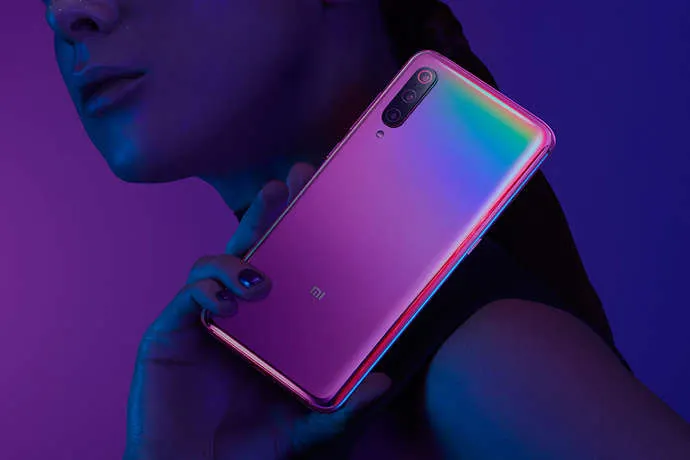 У Xiaomi Mi 9 сверхбыстрая зарядка. И автономность тоже в порядке