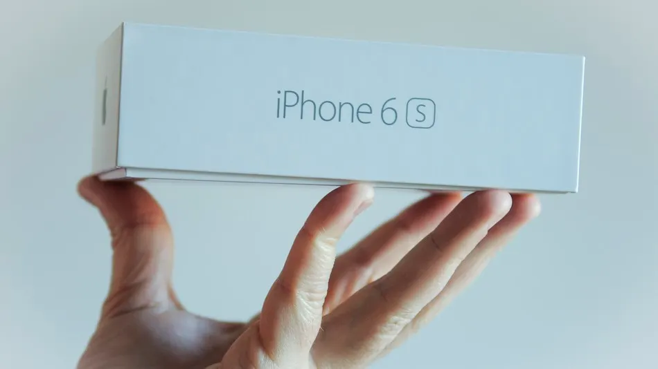 В «Эльдорадо» первая нормальная акция. iPhone 6s продают дешевле, чем на сером рынке
