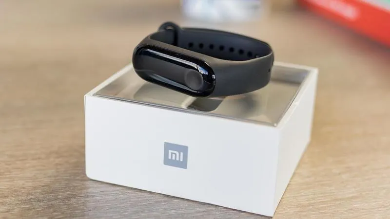 Xiaomi Mi Band 3 радикально подешевел в России. Брать или нет?