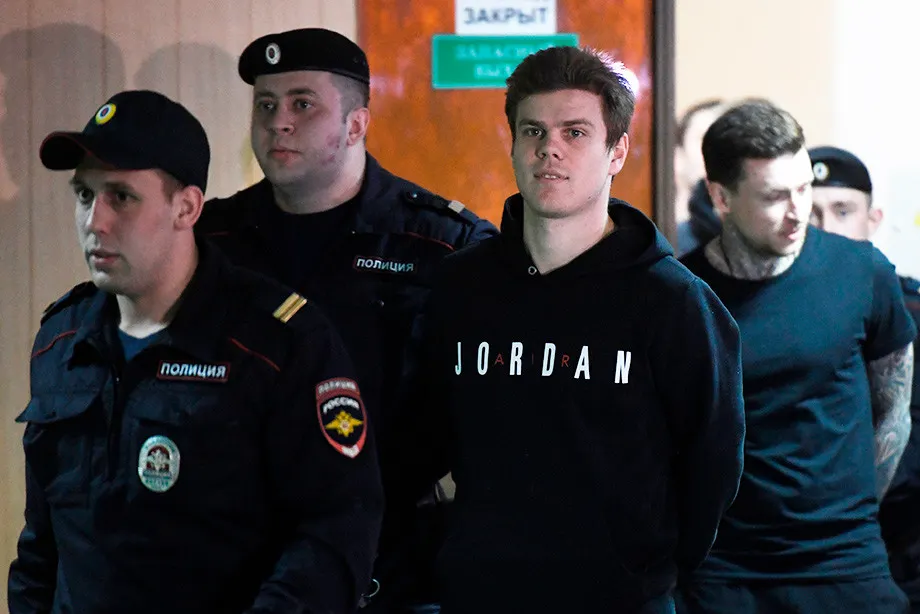«Так нельзя судить)». Кокорины и Мамаев проведут в СИЗО минимум год