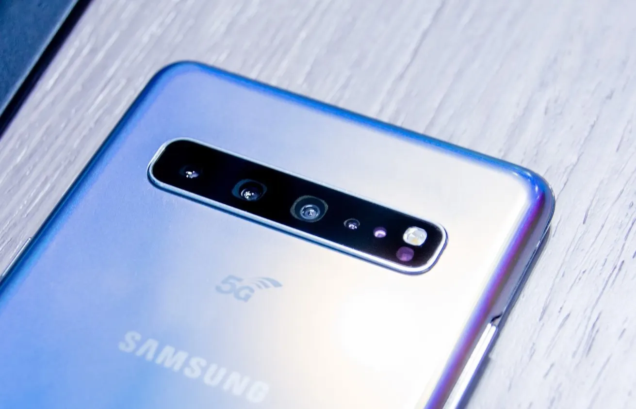 Samsung Galaxy S10 5G – лучший видеофон в истории. Он порвал все модели Huawei