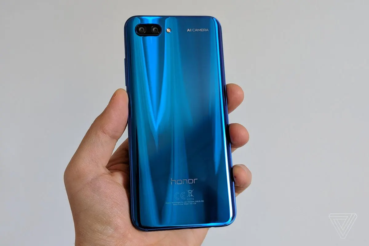 Дешевые Honor 10, iPhone X и еще 8 девайсов по промокодам в МТС. Цены – огонь, но товара мало