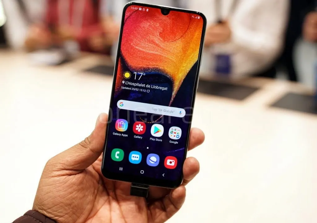 Samsung Galaxy A50 объективно круче китайских девайсов. Это лучший смарт бренда за три года