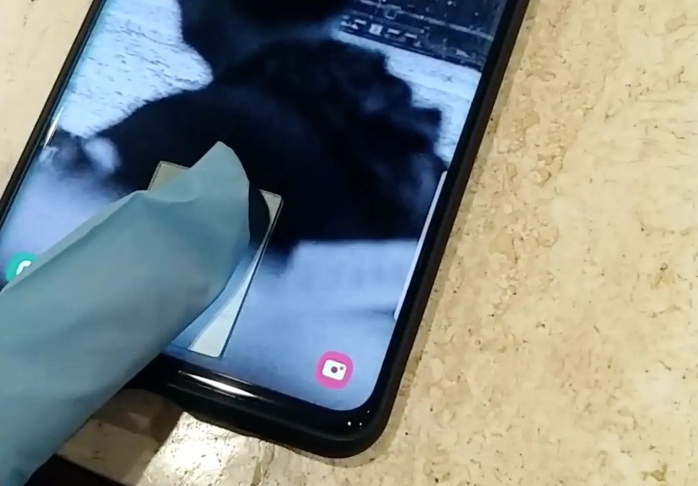 Samsung Galaxy S10+ взломали копией отпечатка пальца. Как это работает?