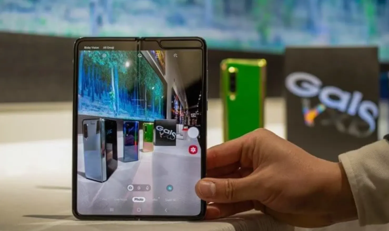 Как Samsung спасет Galaxy Fold