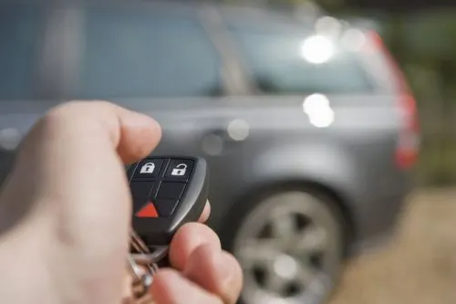 В Twitter запустили Car Alarm Challenge. Люди пародируют сигнализацию, но получается не очень