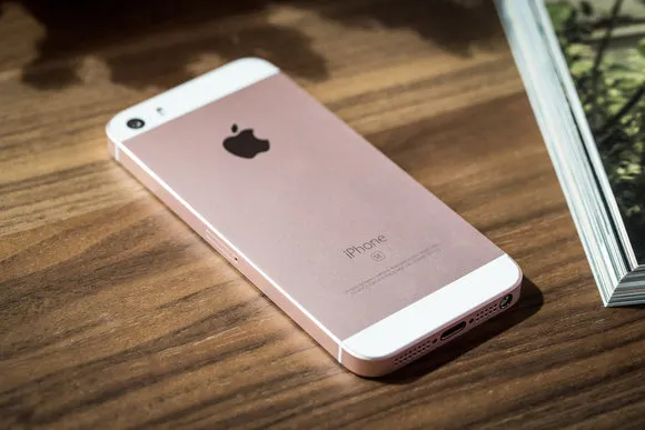 iPhone SE и еще несколько девайсов, у которых остался разъем для наушников