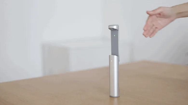 Xiaomi изобрела умный переводчик. Для его работы нужно показать пальцем на незнакомое слово