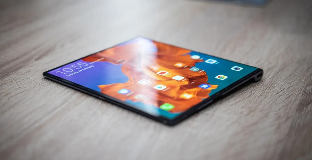 Выход Huawei Mate X реально под угрозой. Партнеры отказываются продавать  китайский флагман