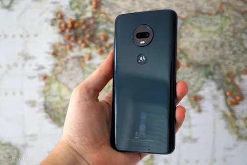 Motorola G7 Plus скоро привезут в Россию. Что он умеет?