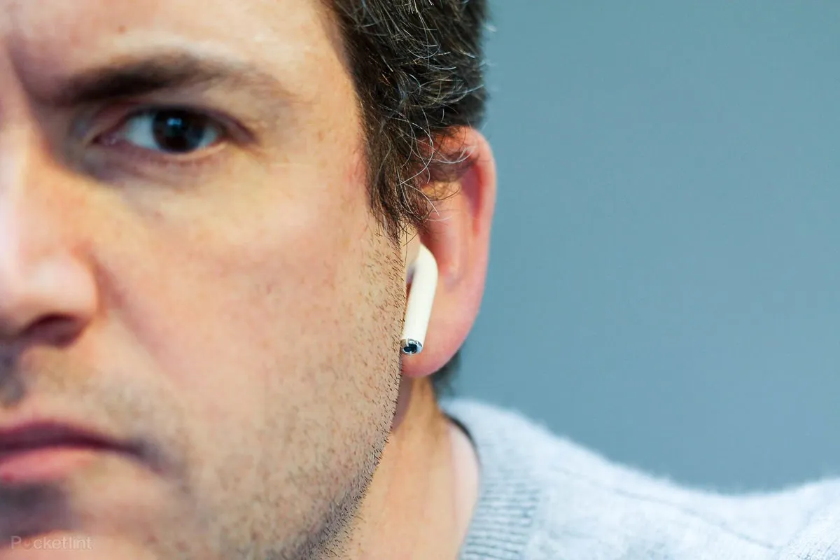 Какой-то чудик проглотил AirPods. Угадайте, что случилось потом?