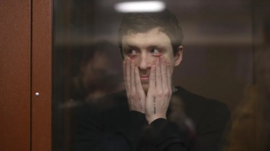 «ФК „Бутырка“ продлил контракт с футболистами». Кокорин и Мамаев получили реальные сроки, а стул будет уничтожен
