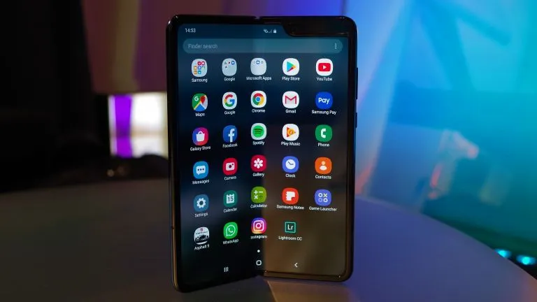 Galaxy Fold жив. Samsung просит покупателей не отменять предзаказы