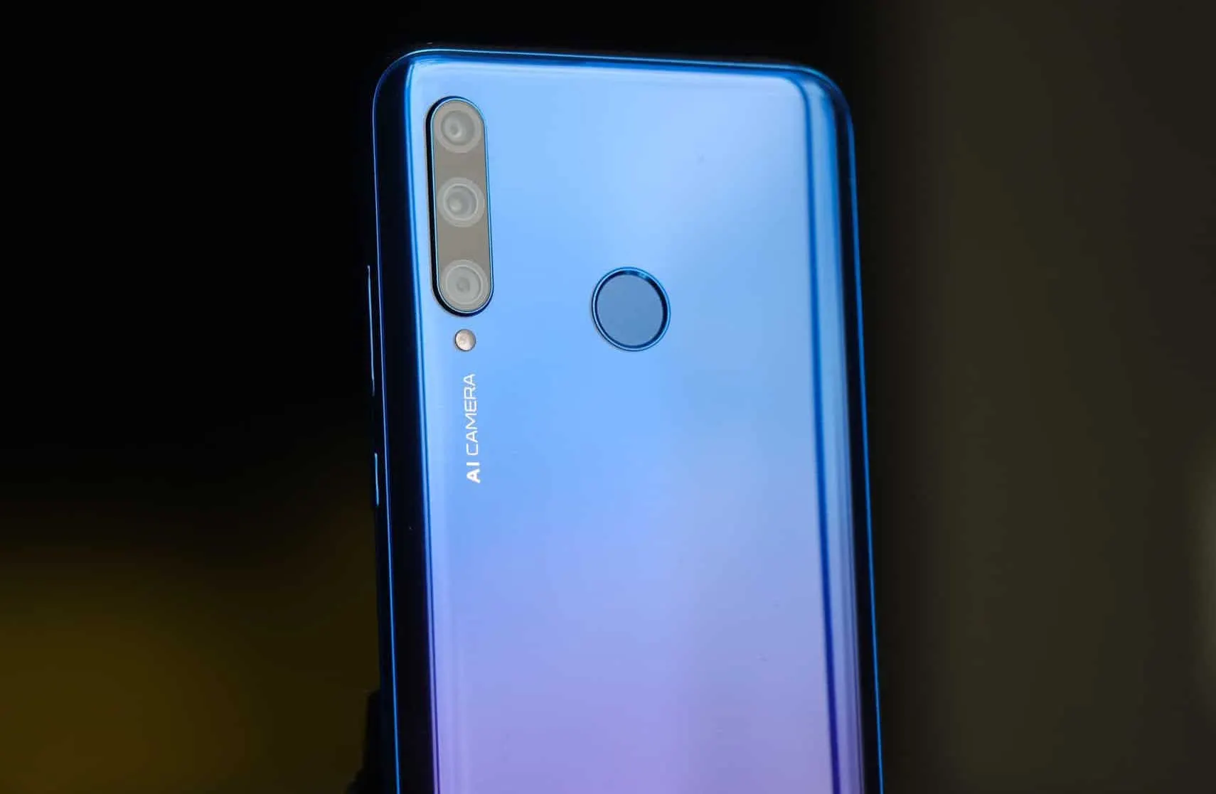 Известны цены Honor 20 и 20 Pro. Удивительно демократичные прайсы