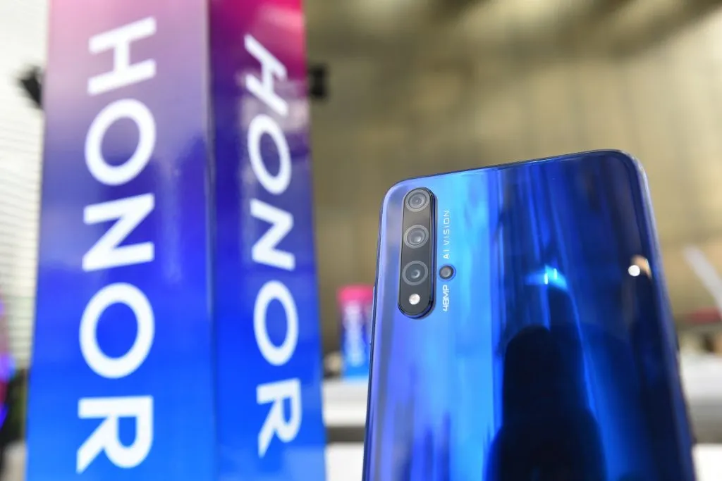 Стала известна цена Honor 20 в России. Pro-версия может вообще не приехать