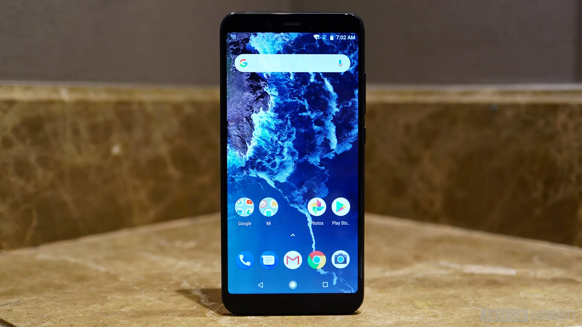 Цена Xiaomi Mi A2 упала ниже 10 тысяч рублей. В России он официально стоит на 70% дороже