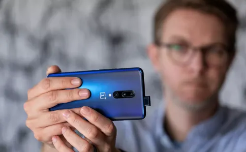Презентован OnePlus 7 Pro. Неприлично дорогой флагман с тройной камерой – что он умеет?