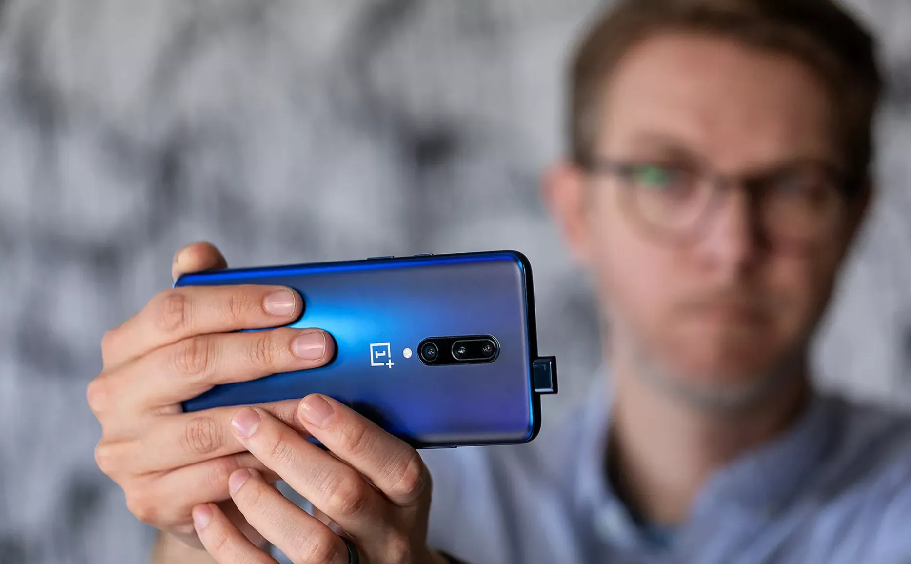 Презентован OnePlus 7 Pro. Неприлично дорогой флагман с тройной камерой – что он умеет?