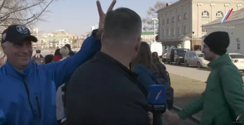 Журналист попросил участника протеста в Екатеринбурге сломать ему челюсть. Угадайте, что случилось дальше