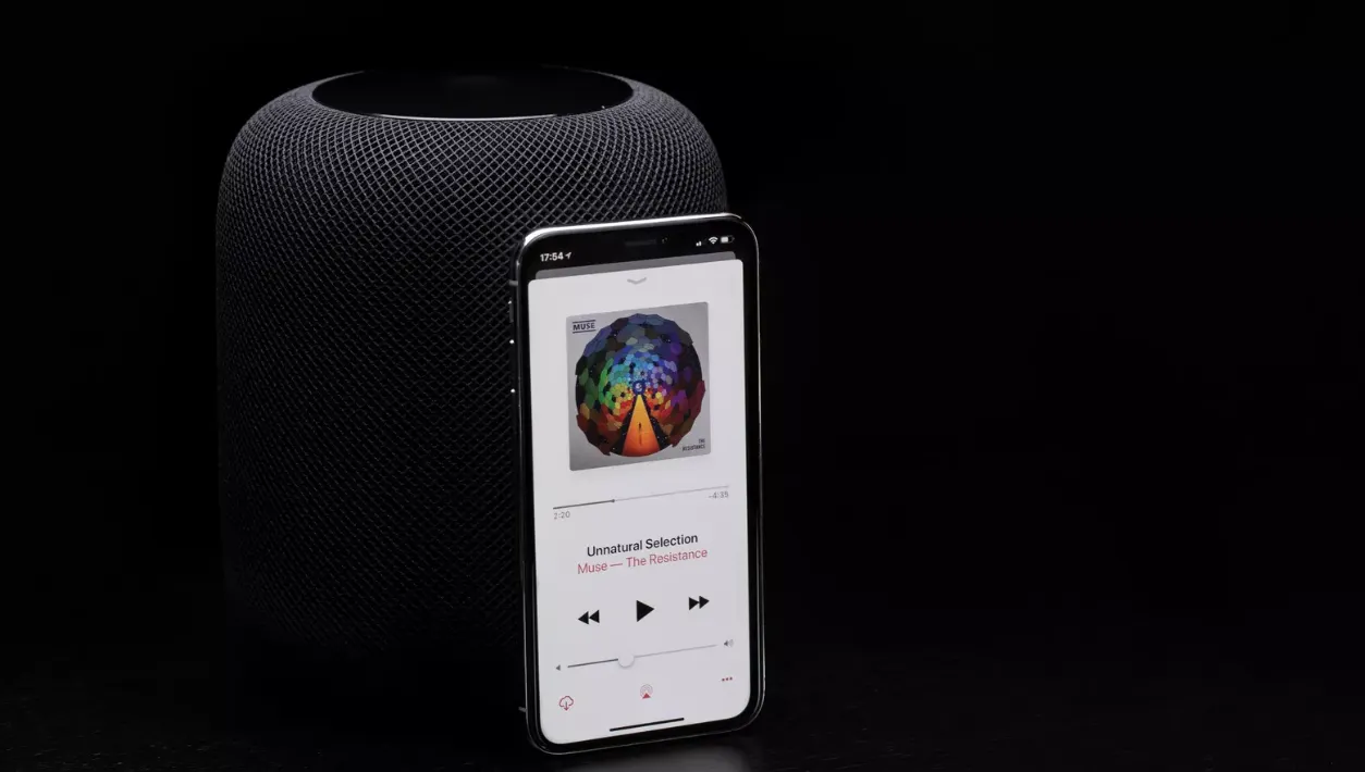 В новом iPhone можно будет подключить две пары наушников. Зачем?