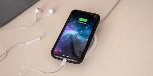 iPhone XR – не король автономности? Говорят, он держит в два раза меньше, чем обещала Apple