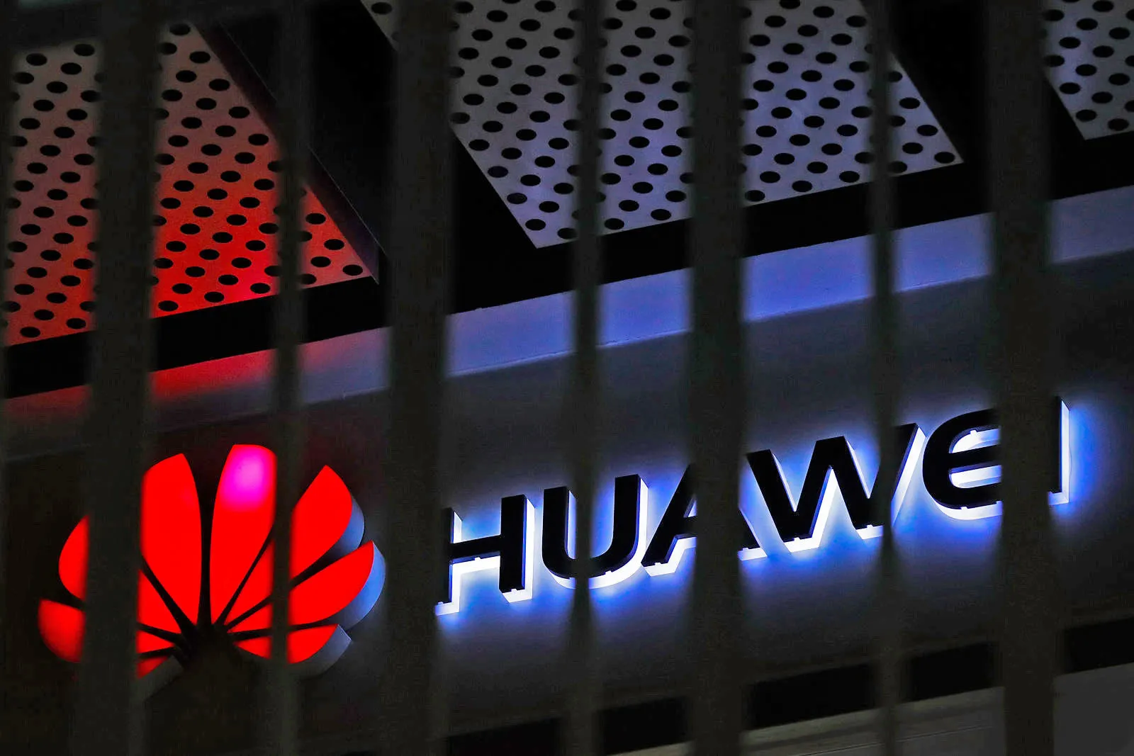 Чем Huawei заменит Android. Тайная ОС, которую китайцы делают с 2012 года
