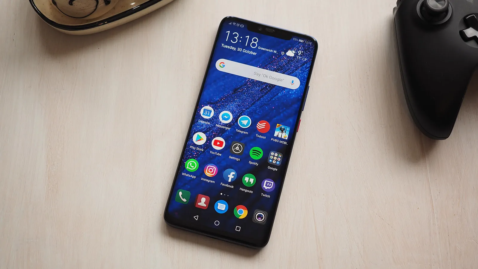 Флагман Huawei вышвырнули из программы Android Q. Это война!