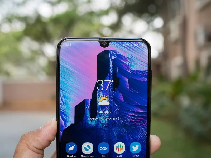 У топового Samsung Galaxy A50 завышена цена. Корейцам нужно поучиться у конкурентов