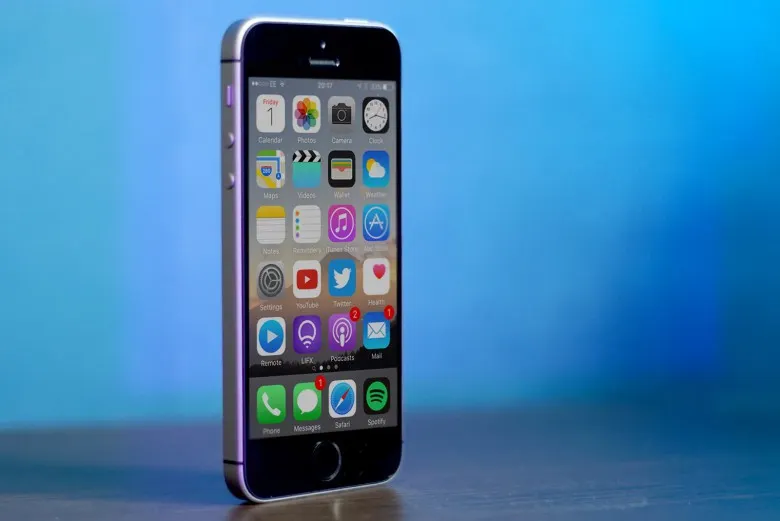 iPhone SE – идеальный второй телефон. Но надо торопиться