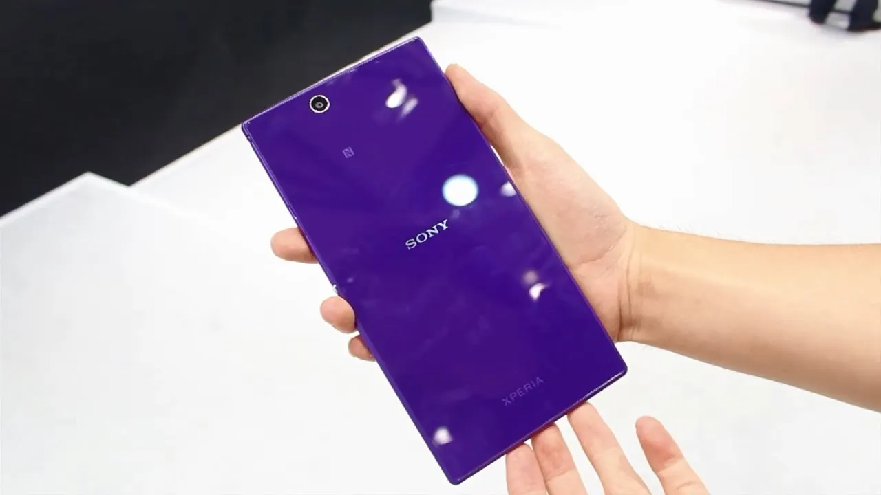 Xperia Z Ultra – самый легендарный и важный девайс поздней Sony. Он опередил время