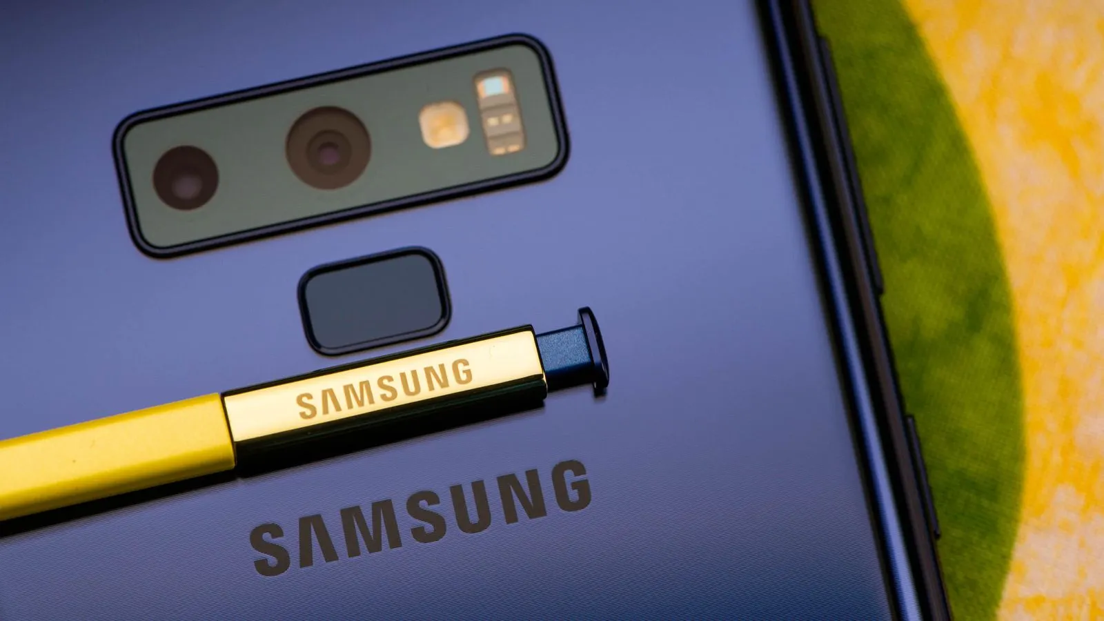 Каким будет Samsung Galaxy Note 10? Как нынешние флагманы, но со стилусом и огромной батареей